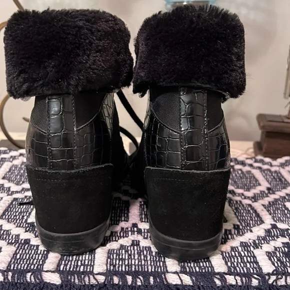 Aldo Fur Lined Embossed leather suede boots - Picture 4 of 13
